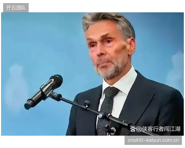 荷兰队在预选赛中展现强硬球风,如何在正赛中平衡侵略性与纪律性引关注。 荷兰队在预选赛中展现强硬球风,如何在正赛中平衡侵略性与纪律性引关注。